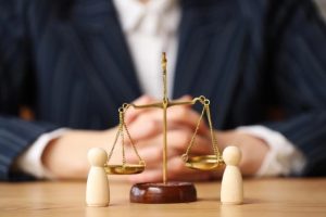 Кого выбрать для услуги «миграционный адвокат Германия»: рейтинг юристов