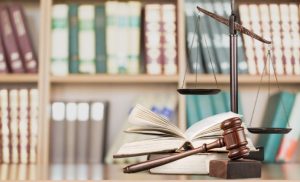 Кого выбрать для услуги «миграционный адвокат Германия»: рейтинг юристов